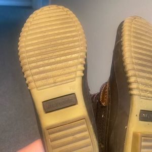 Bottoms of shoes